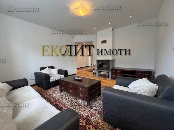 Дава под наем етаж от къща, гр. софия, център