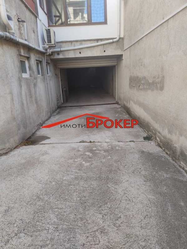 Дава под наем гараж, паркомясто, гр. сливен, център