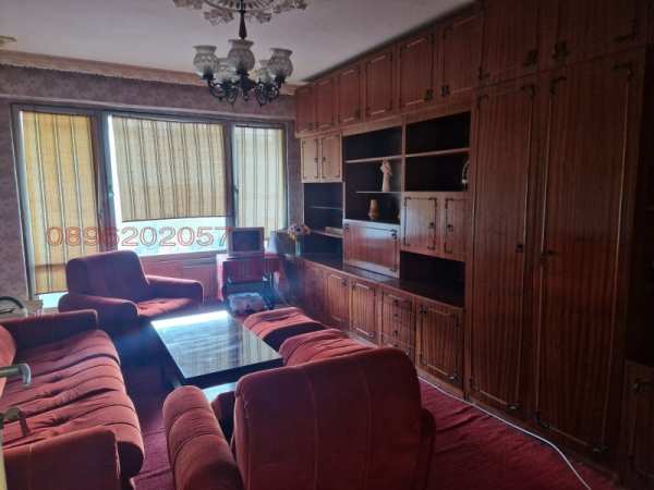 Дава под наем  4-стаен град Бургас, Изгрев
      80 кв.м