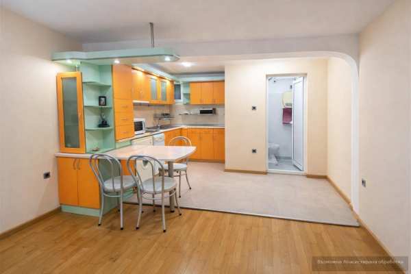 Дава под наем 3-стаен, гр. варна, лятно кино тракия