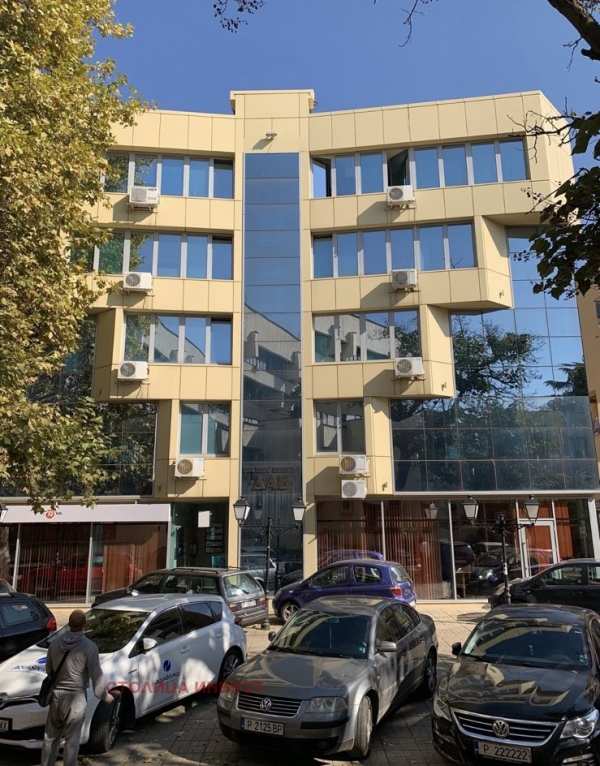 Дава под наем офис, гр. русе, център