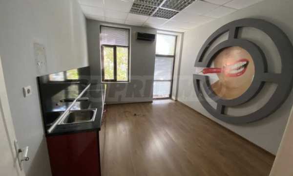 Дава под наем  офис град Видин, Център
      180 кв.м