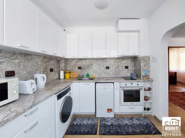 Дава под наем  4-стаен град Велико Търново, Център
      99 кв.м