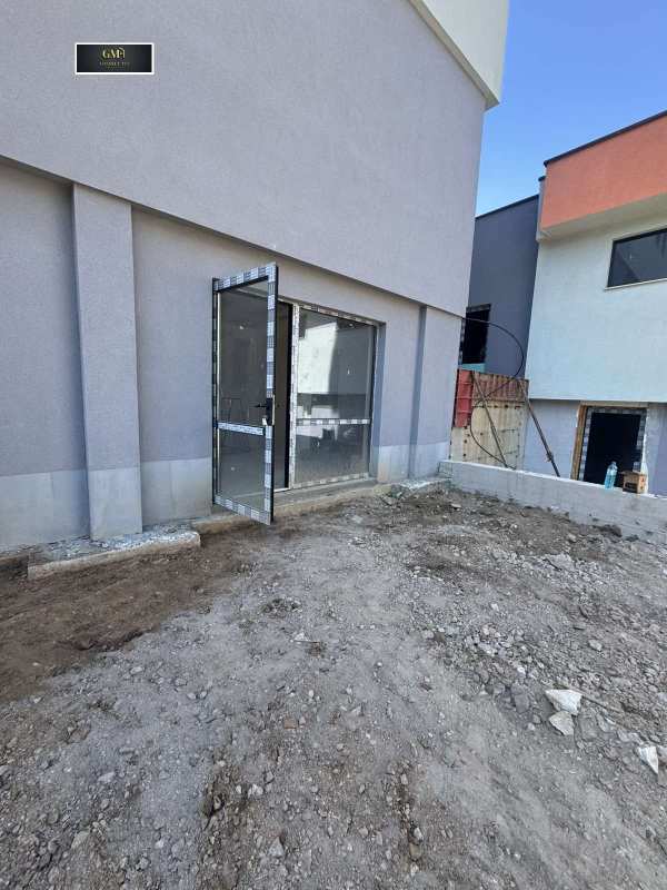 Продава магазин, гр. плевен, широк център