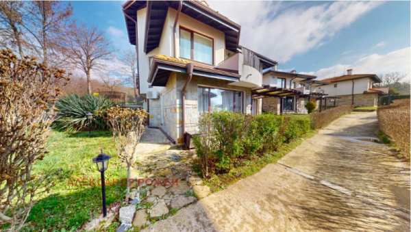 Продава  3-стаен с. Кошарица, област Бургас
      96 кв.м