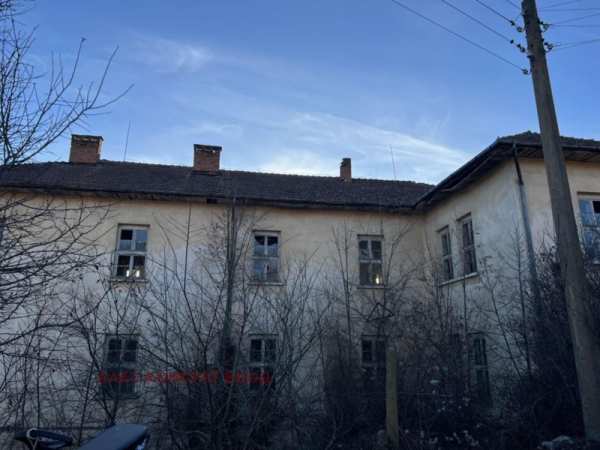 Продава хотел, гр. белоградчик, област видин