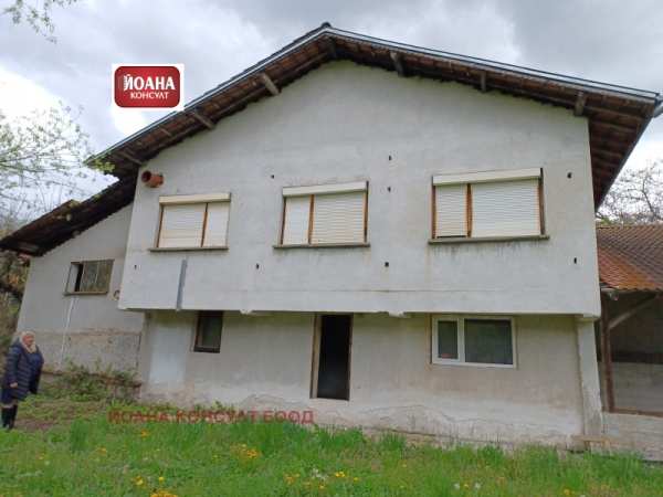 Продава къща, гр. априлци, област ловеч