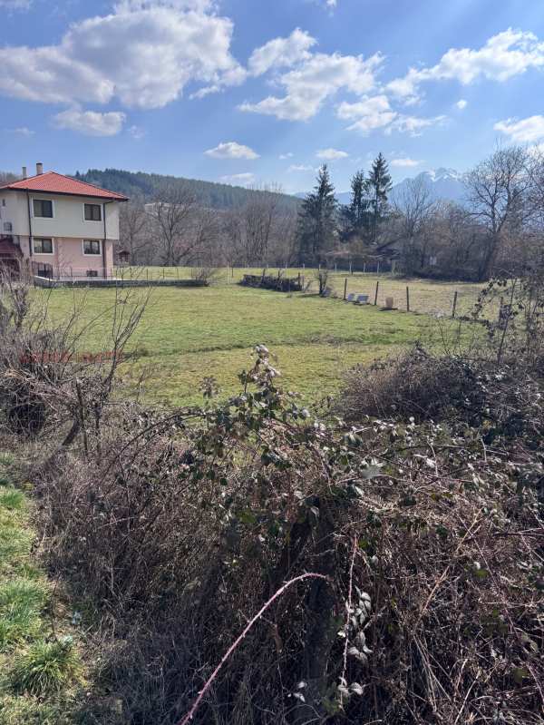 Продава парцел, гр. априлци, област ловеч