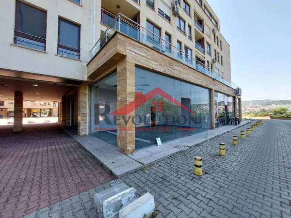 Продава магазин, гр. кърджали, център