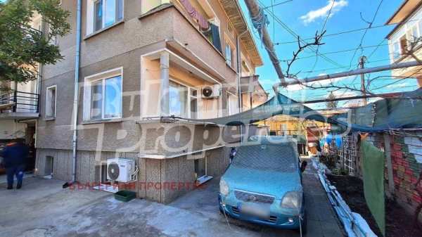 Продава етаж от къща, гр. първомай, област пловдив