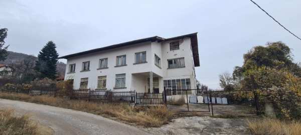 Продава бизнес имот, гр. ябланица, област ловеч
