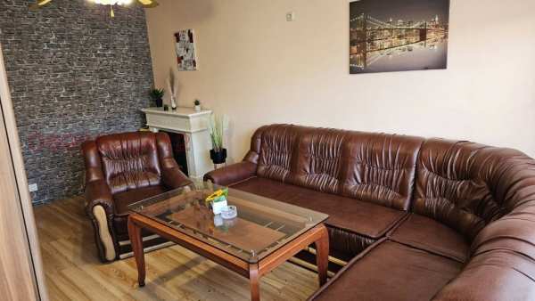 Продава етаж от къща, гр. перник, клепало