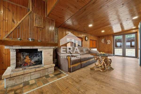 Продава  къща с. Близнаци, област Варна
      288 кв.м