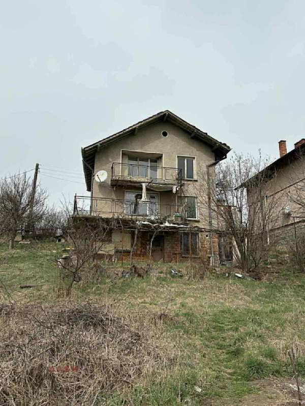 Продава къща, с. златуша, област софия област