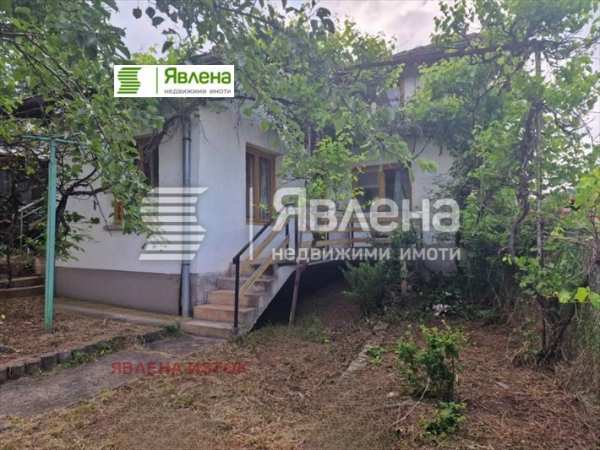 Продава къща, с. лобош, област перник