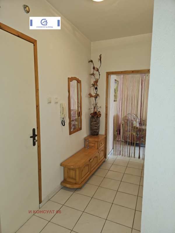 Продава 2-стаен, гр. ловеч, център