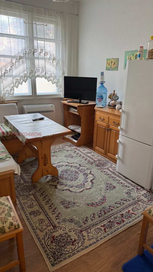 Продава етаж от къща, гр. трявна, област габрово