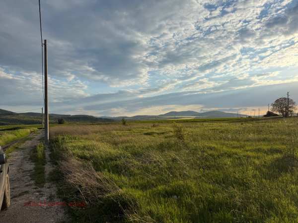 Продава парцел, с. храбърско, област софия област