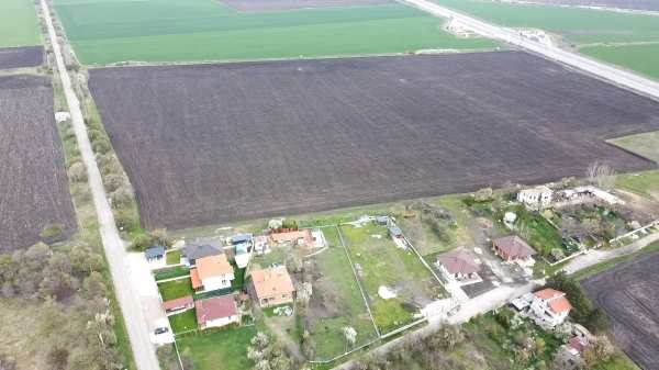Продава парцел, с. храбърско, област софия област