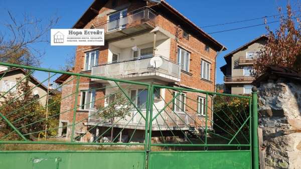Продава  къща с. Байлово, област София
      137 кв.м