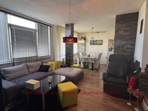Продава  2-стаен град Търговище, Запад 1
      65 кв.м