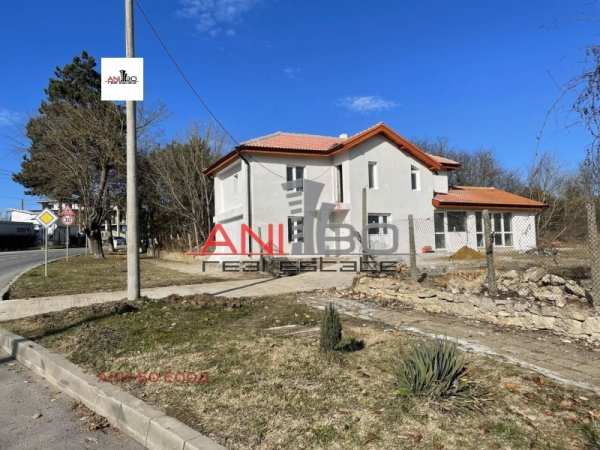 Продава  къща с. Изгрев, област Варна
      145 кв.м