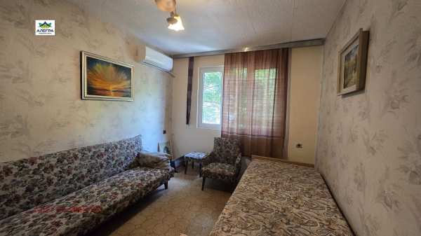 Продава 2-стаен, гр. пазарджик, идеален център