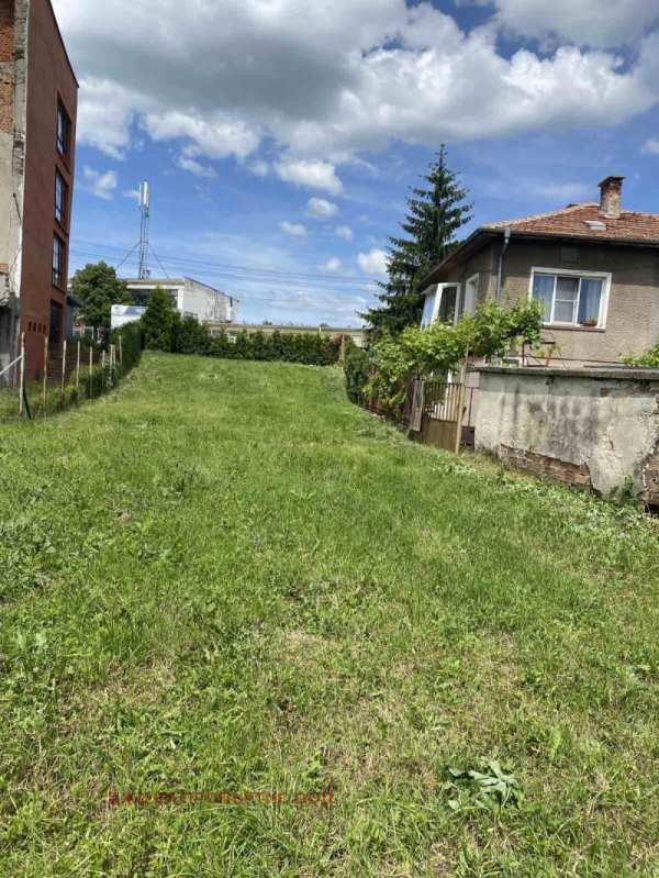 Продава парцел, с. петърч, област софия област