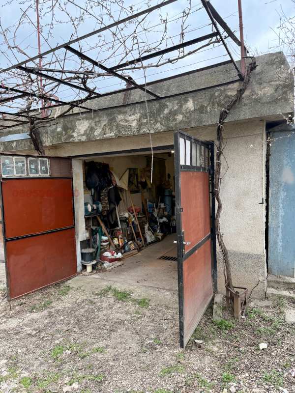 Продава гараж, паркомясто, гр. разград, бели лом