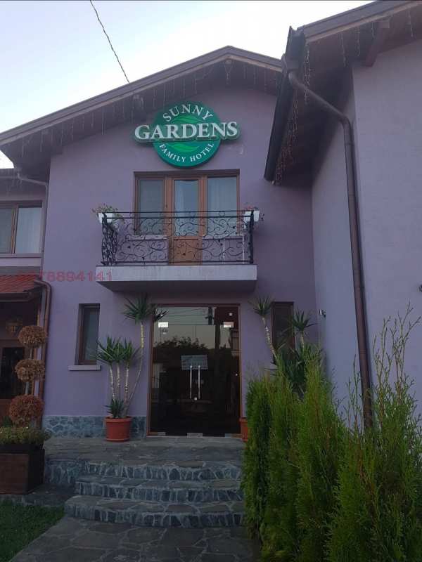 Продава хотел, с. орешак, област ловеч