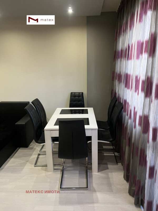 Продава  многостаен град Варна, Младост 1
      74 кв.м