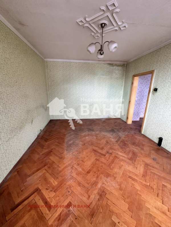 Продава  3-стаен гр. Карлово, област Пловдив
      80 кв.м