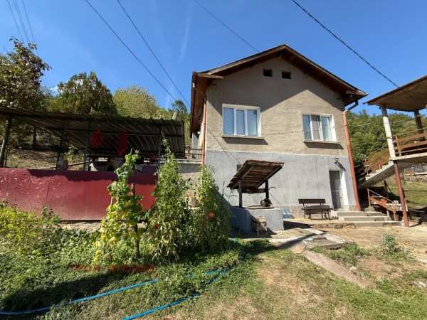 Продава къща, с. свидня, област софия област