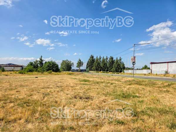 Продава  парцел гр. Самоков, област София
      5400 кв.м