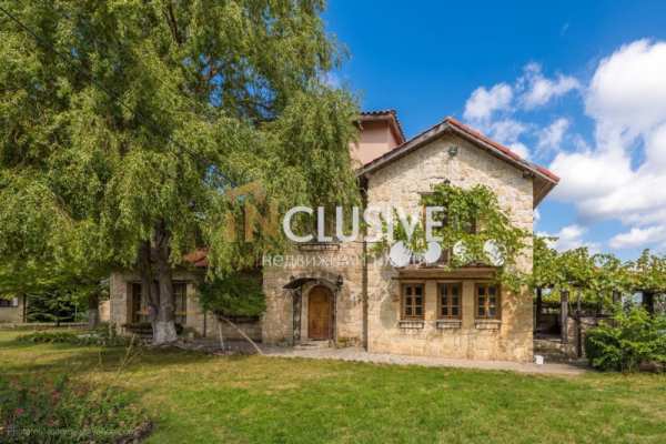 Продава  къща с. Приселци, област Варна
      1600 кв.м