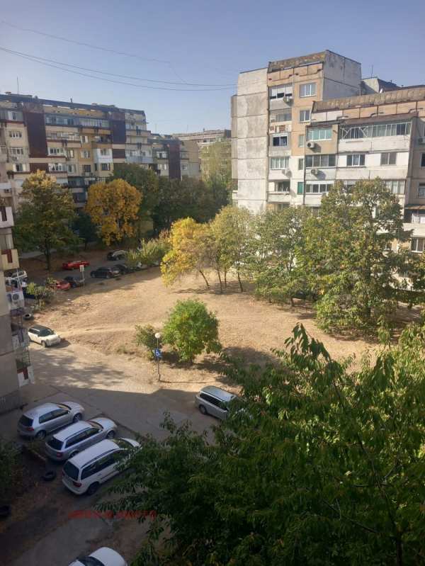 Продава  многостаен град Русе, Чародейка - Юг
      100 кв.м