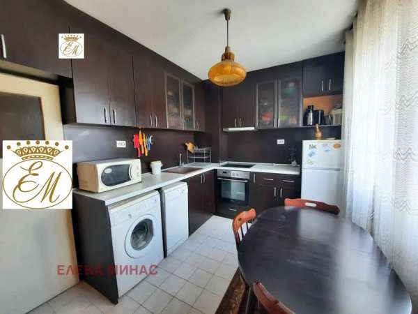 Продава 4-стаен, гр. шумен, център