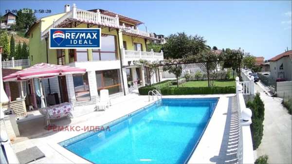 Продава  къща к.к. Албена, област Добрич
      295 кв.м