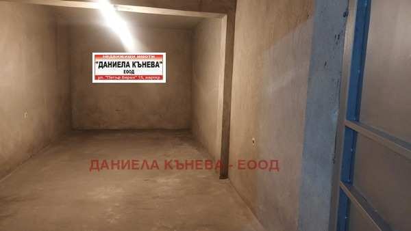 Продава гараж, паркомясто, гр. русе, център