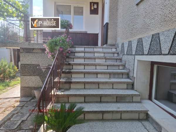 Продава  къща с. Звъничево, област Пазарджик
      140 кв.м