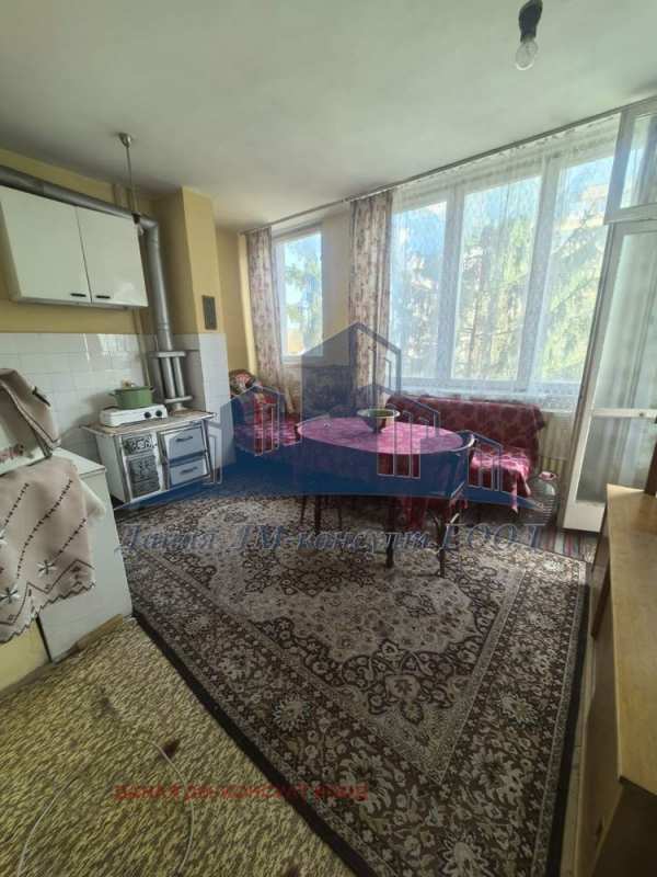 Продава 3-стаен, гр. шумен, тракия