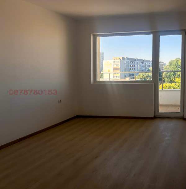 Продава 3-стаен, гр. добрич, център