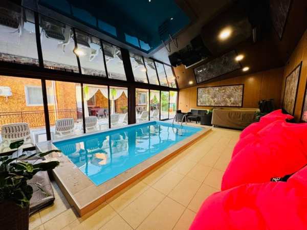 Продава  хотел гр. Чипровци, област Монтана
      180 кв.м