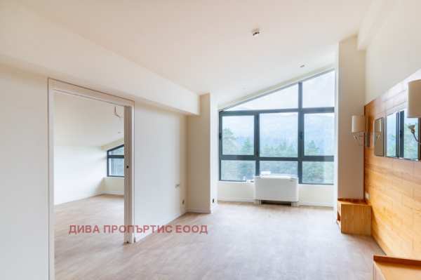 Продава  3-стаен к.к. Боровец, област София
      120 кв.м
