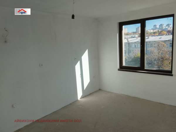 Продава 3-стаен, гр. плевен, широк център