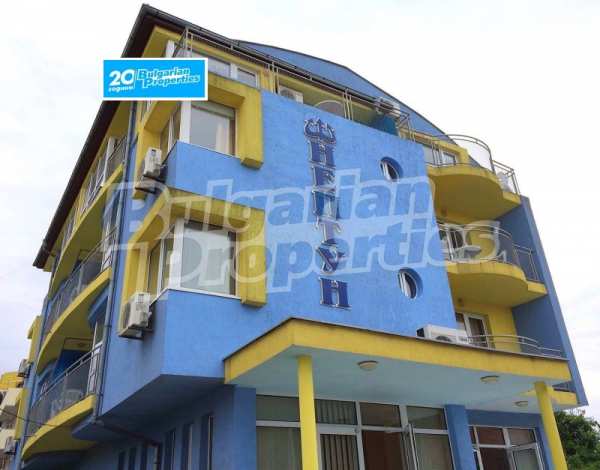 Продава  хотел с. Лозенец, област Бургас
      960 кв.м