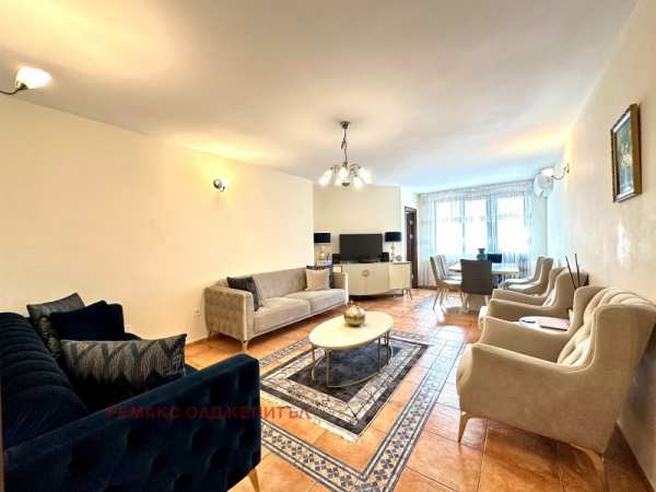 Продава  многостаен град Велико Търново, Колю Фичето
      150 кв.м