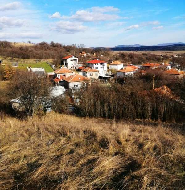 Продава парцел, с. черна гора, област перник