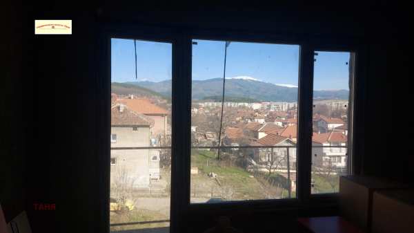 Продава 3-стаен, гр. перник, изток