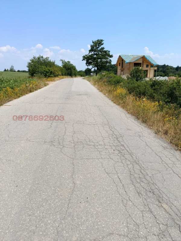 Продава  парцел с. Вакарел, област София
      1500 кв.м